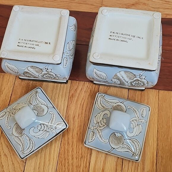 2 Decorative Chinese Porcelain Floral Jars for Tea or Giner - Picture 5 of 6